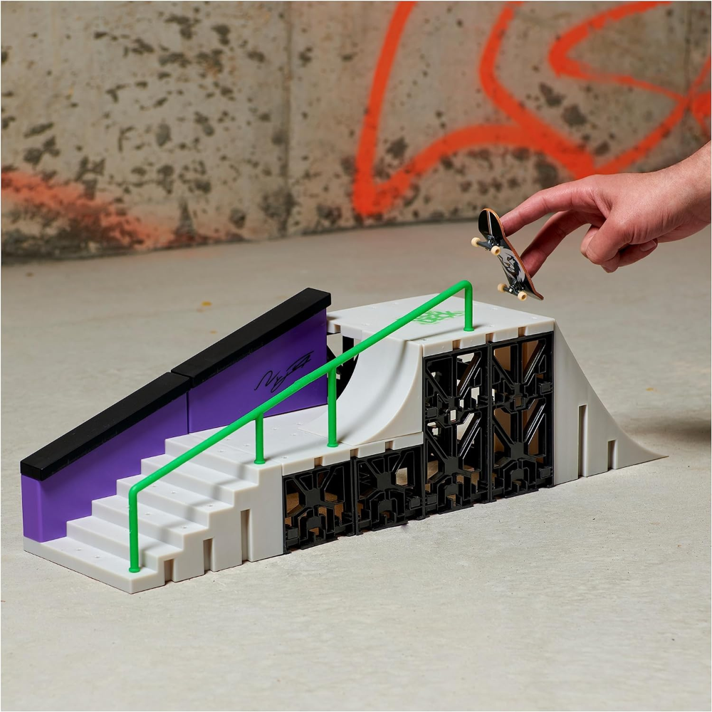 Tech Deck Skatepark Fingerboard Playset